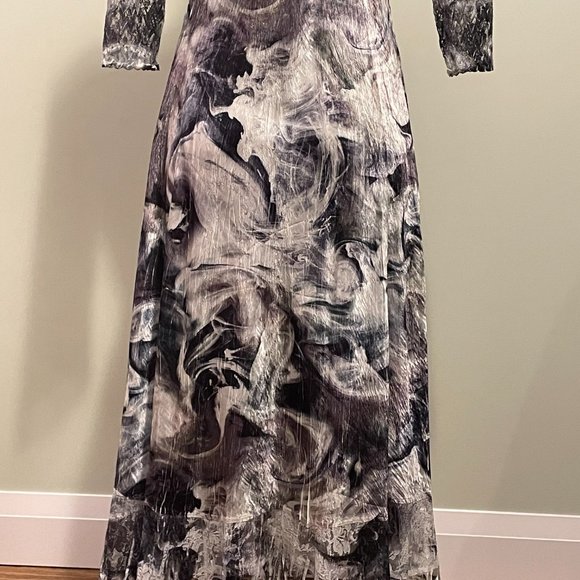 Black/White midi dress - lace sleeve - size medium/large - Picture 8 of 10